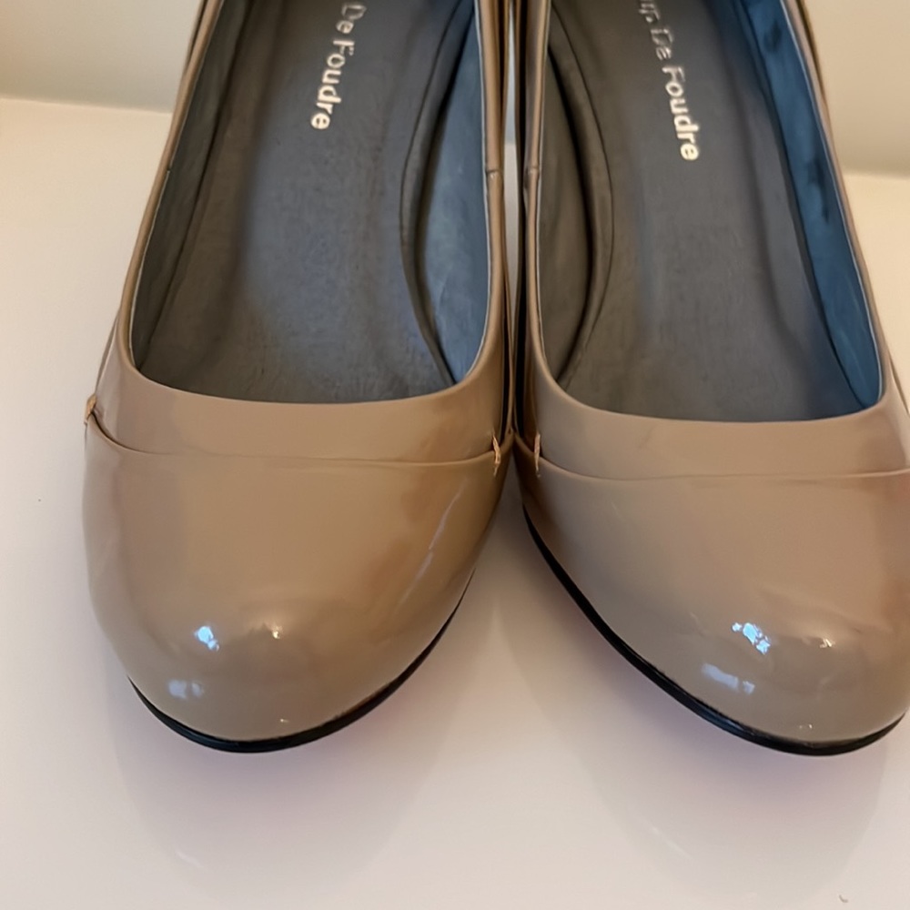 Beige heels - Picture 5 of 9